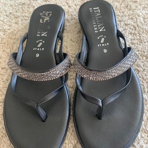 Almost new Italian Shoemaker black dressy sandals, size 9